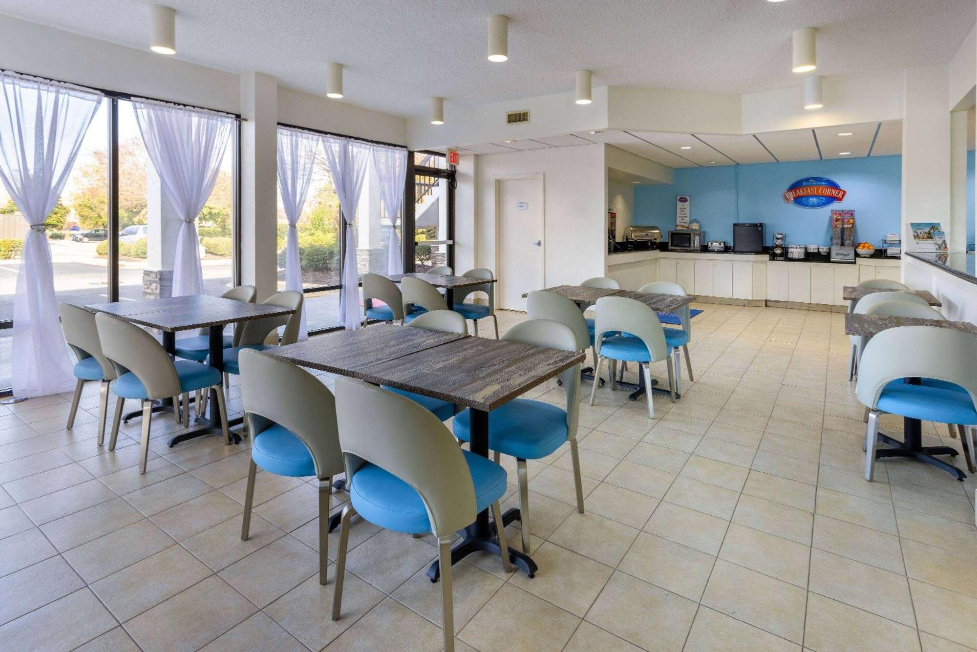 Baymont By Wyndham Camp Lejeune Jacksonville Exterior photo