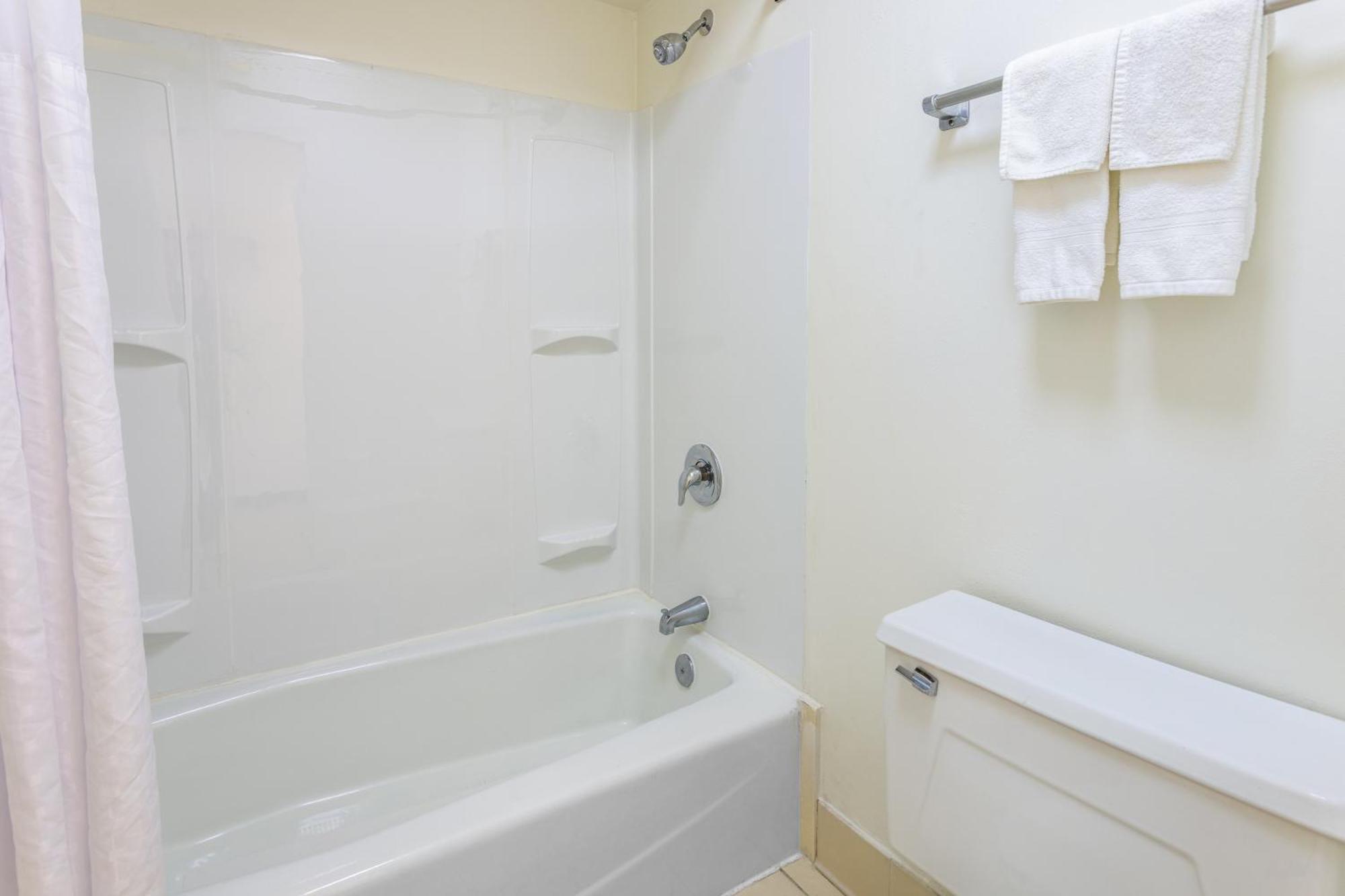 Baymont By Wyndham Camp Lejeune Jacksonville Exterior photo